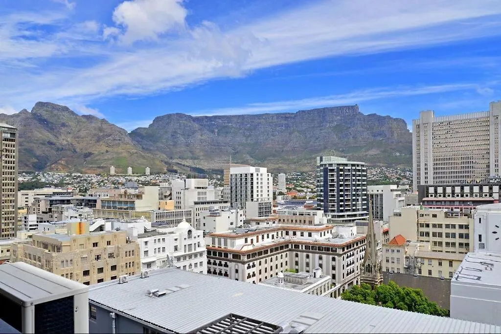 Central Cape Town Apt With Views